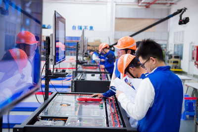 廣東首屆高職院校新能源汽車技術(shù)與服務(wù)大賽落幕